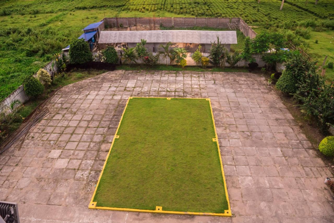 Hotel Aatreyee Dibrugarh Zewnętrze zdjęcie
