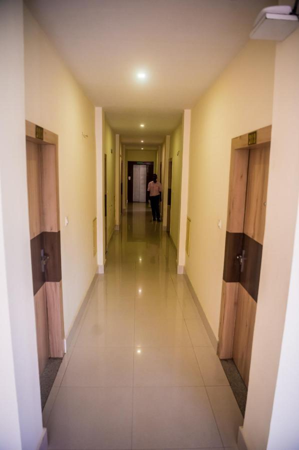 Hotel Aatreyee Dibrugarh Zewnętrze zdjęcie