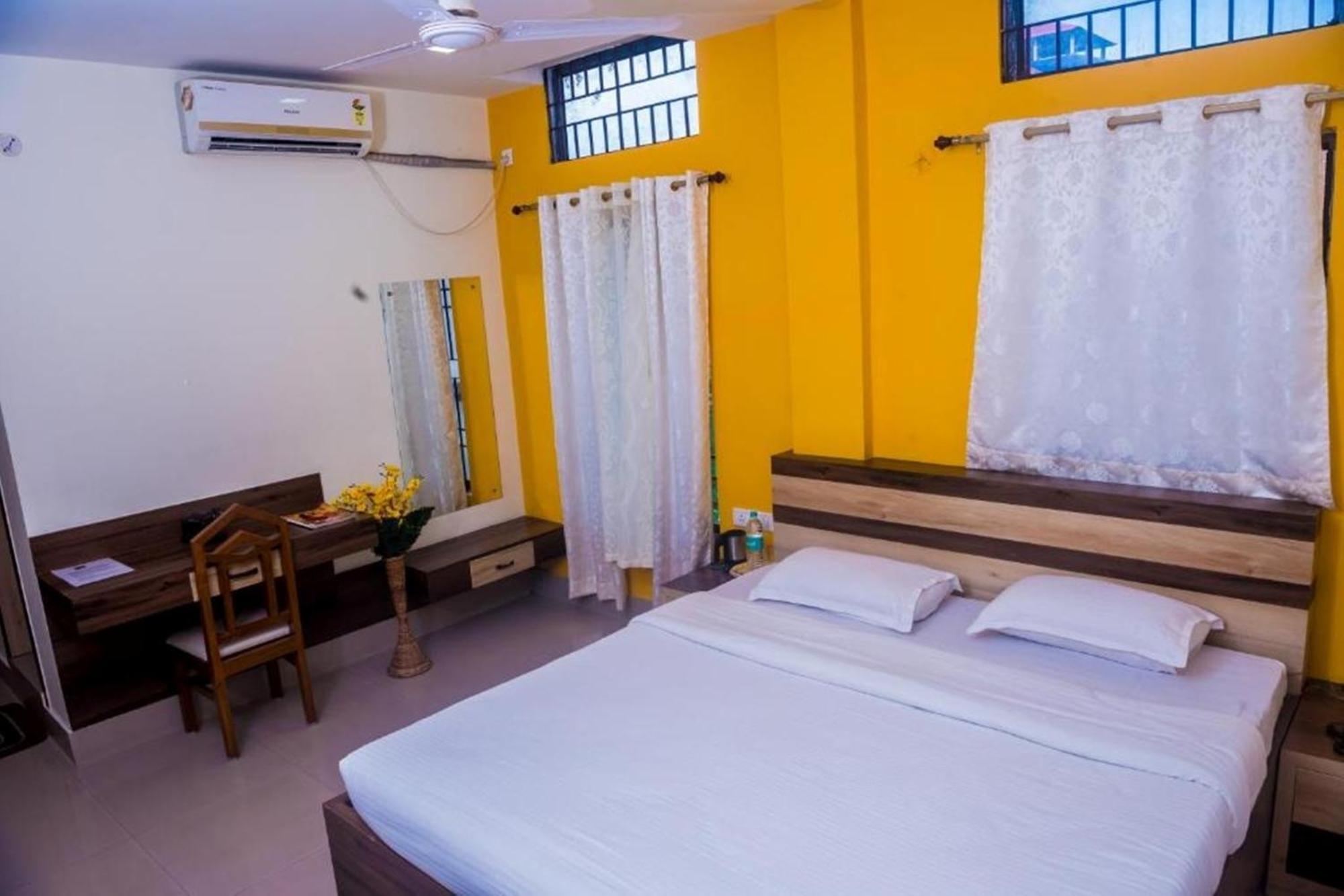 Hotel Aatreyee Dibrugarh Zewnętrze zdjęcie